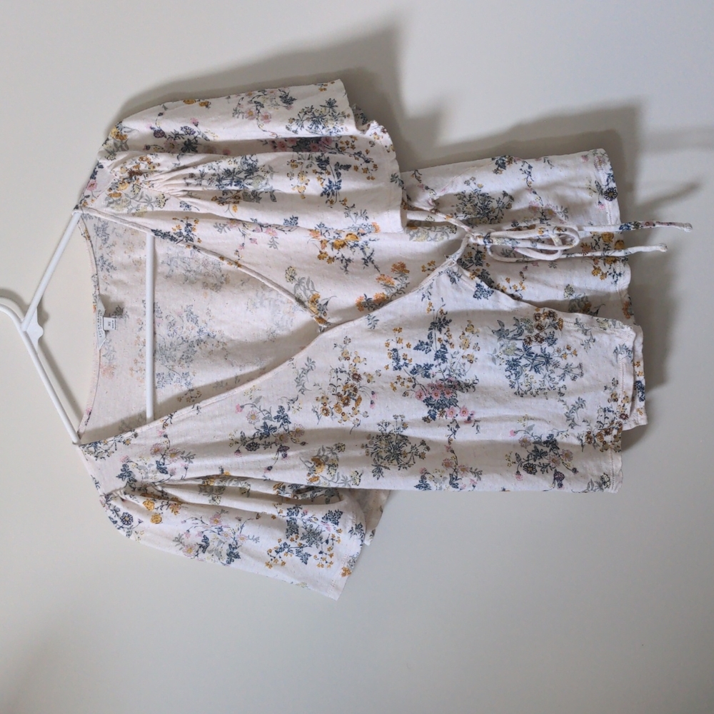 Floral wrap top